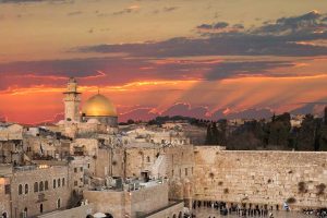 Qui mérite de vivre en Palestine? Le dôme du Rocher et le mur des Lamentations à Jérusalem.