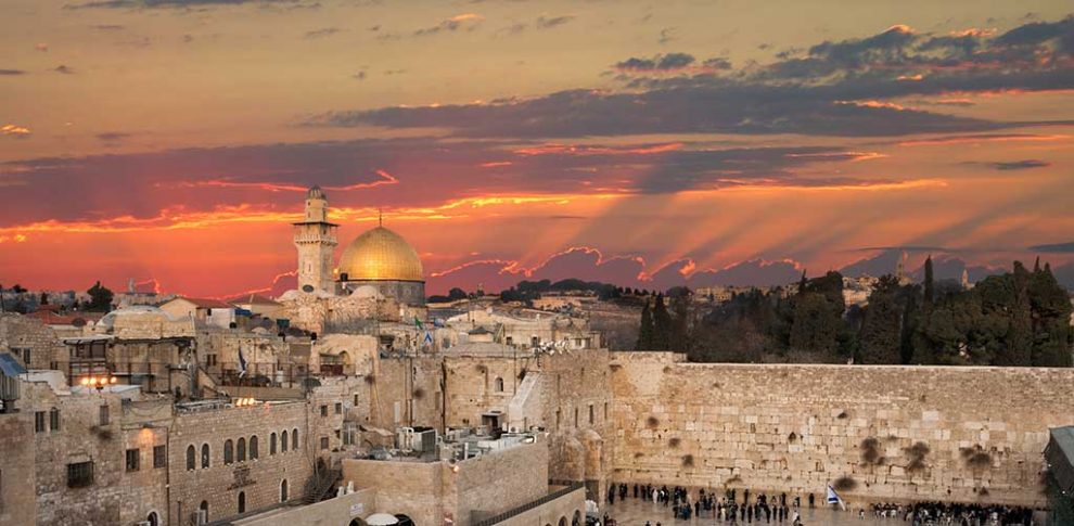 Qui mérite de vivre en Palestine? Le dôme du Rocher et le mur des Lamentations à Jérusalem.